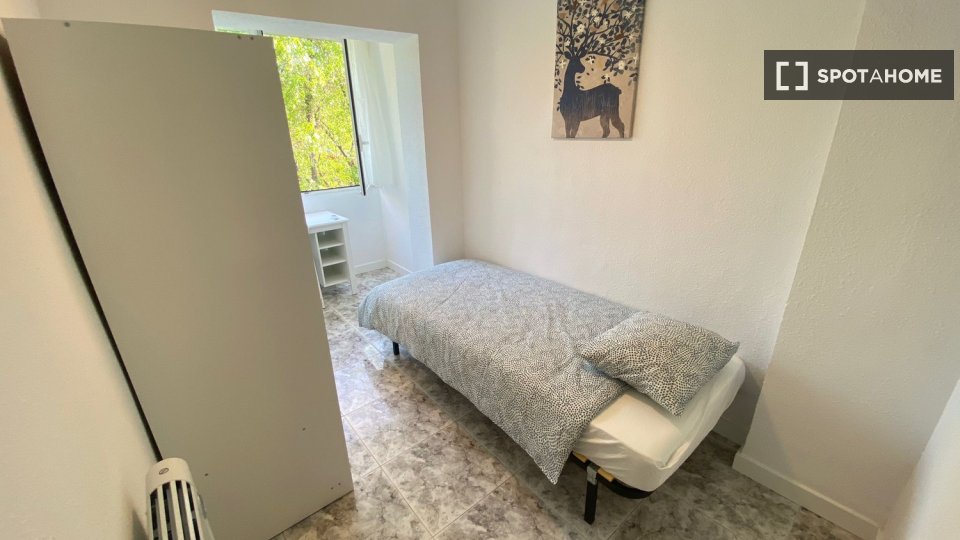 Double room Madrid, 5 beds — photo 18