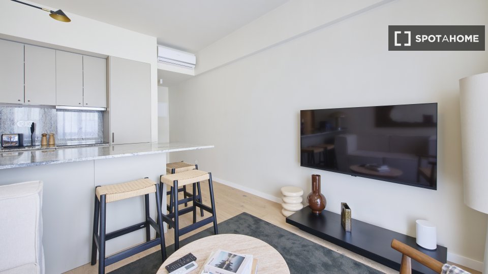 Apartment Lisbon, 1 bed — photo 3