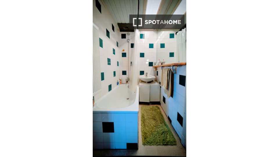 Double room Brussels, 2 beds, 65m² — photo 12