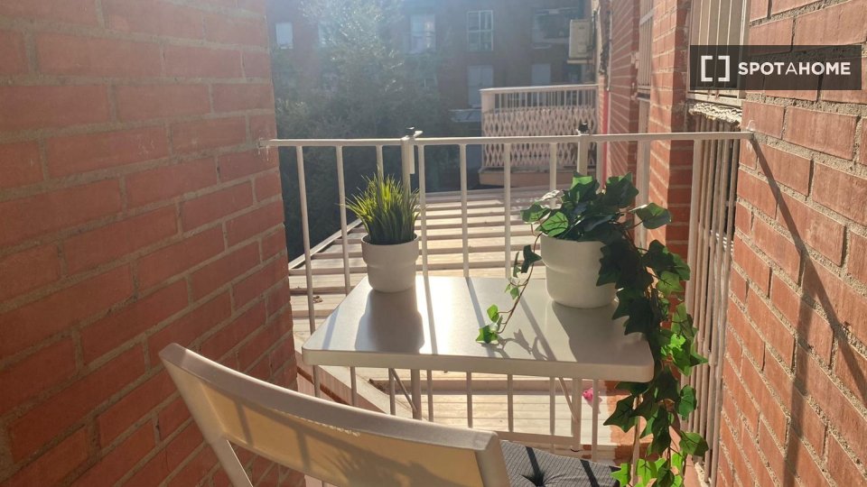 Double room Madrid, 5 beds — photo 12