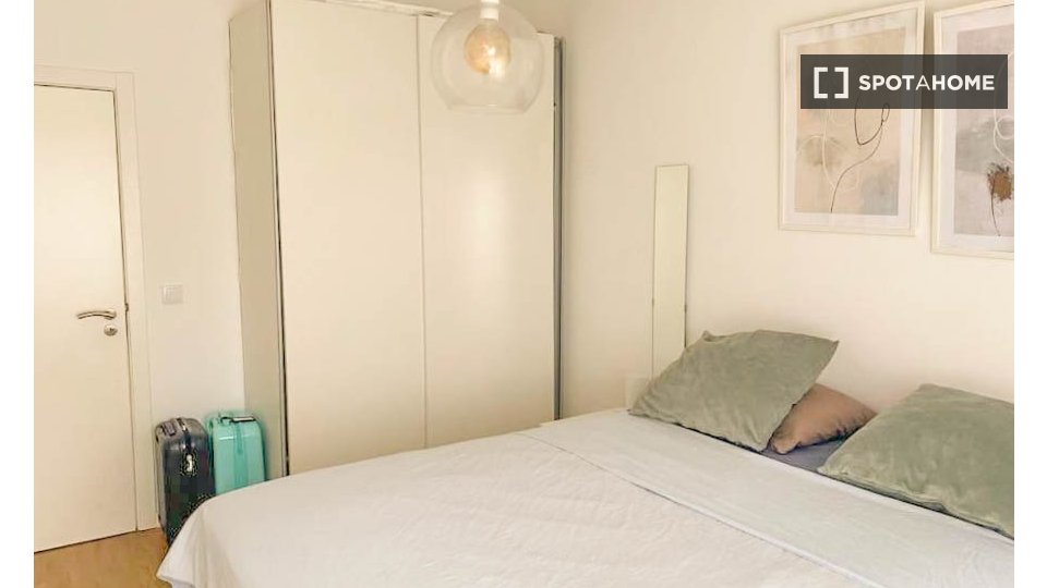 Apartment Lisbon, 2 beds, 61m² — photo 14