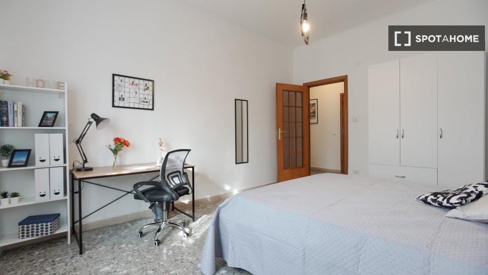 Double room Naples, 5 beds — photo 2