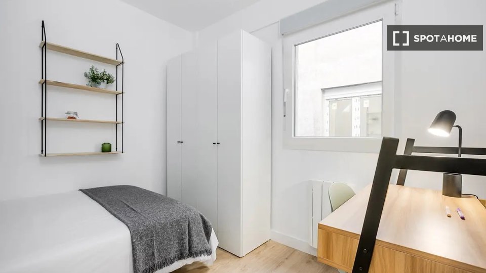 Double room Madrid, 11 beds — photo 30