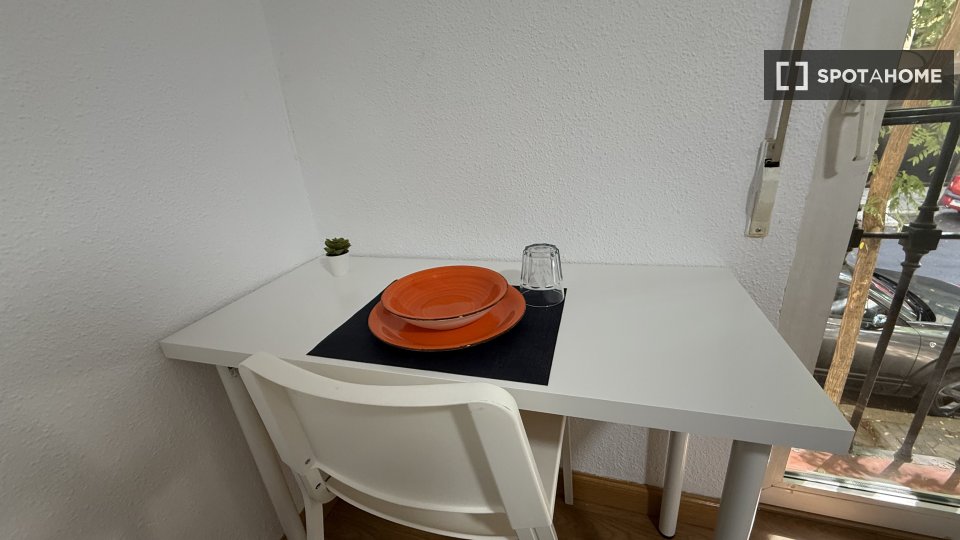 Double room Madrid, 6 beds — photo 11