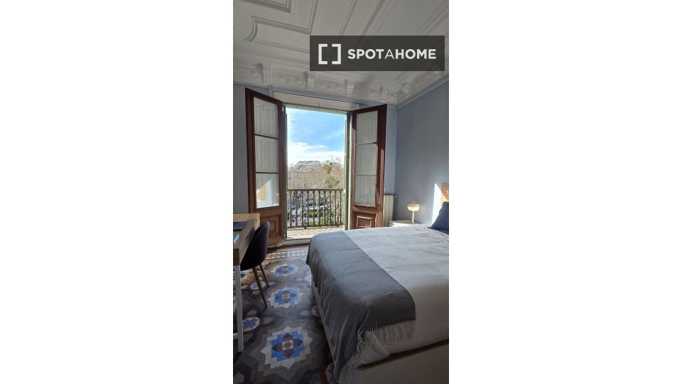 Double room Barcelona, 10 beds, 210m² — photo 3