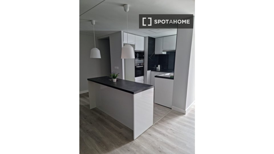 Double room Madrid, 4 beds, 100m² — photo 13