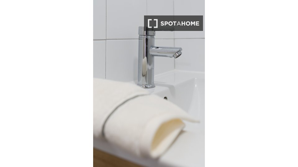Double room Madrid, 10 beds, 380m² — photo 10