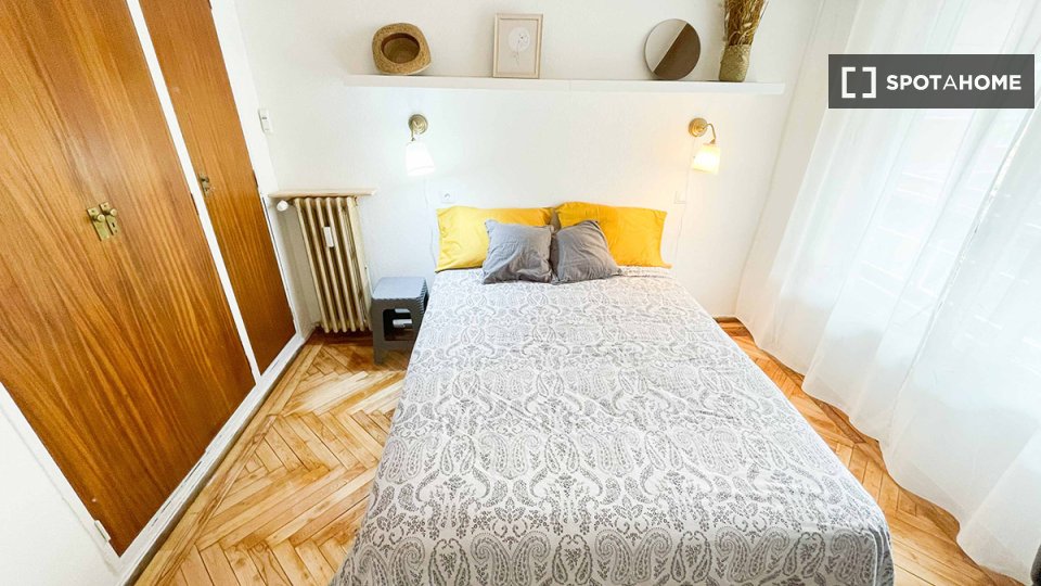 Double room Madrid, 7 beds — photo 4