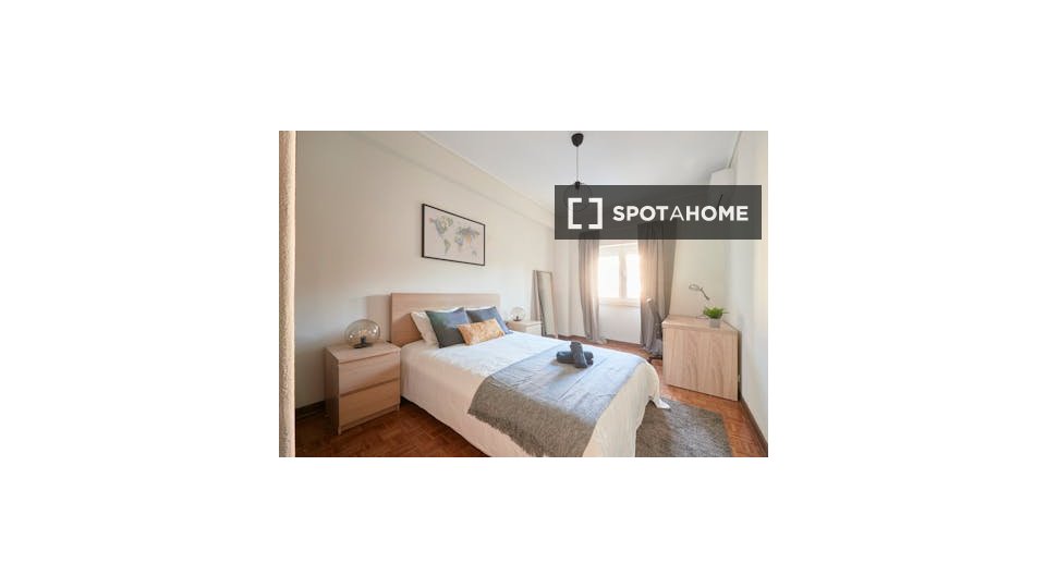 Double room Lisbon, 5 beds — photo 7