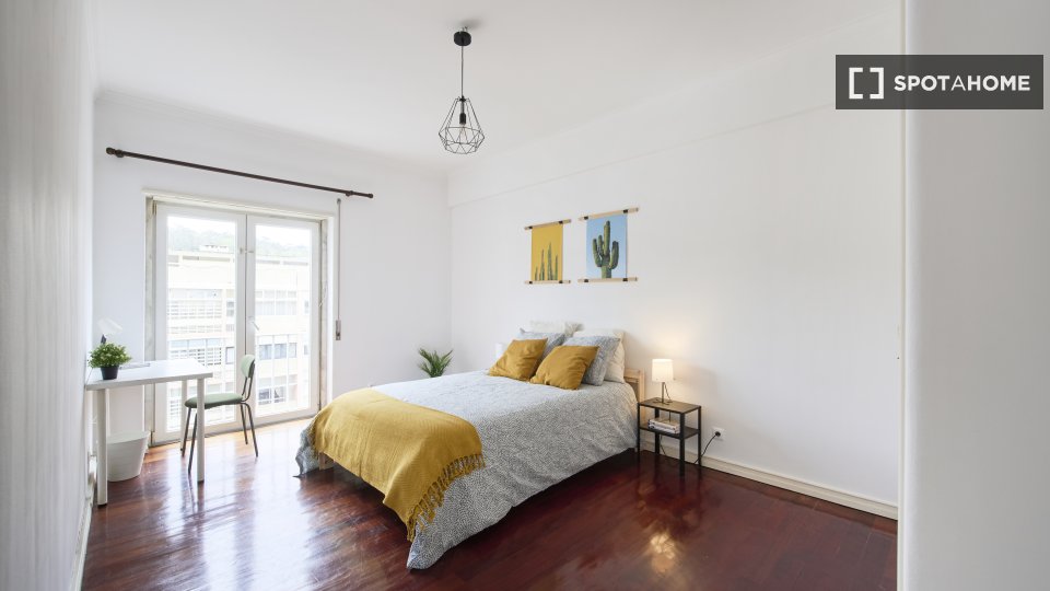 Double room Lisbon, 6 beds — photo 19