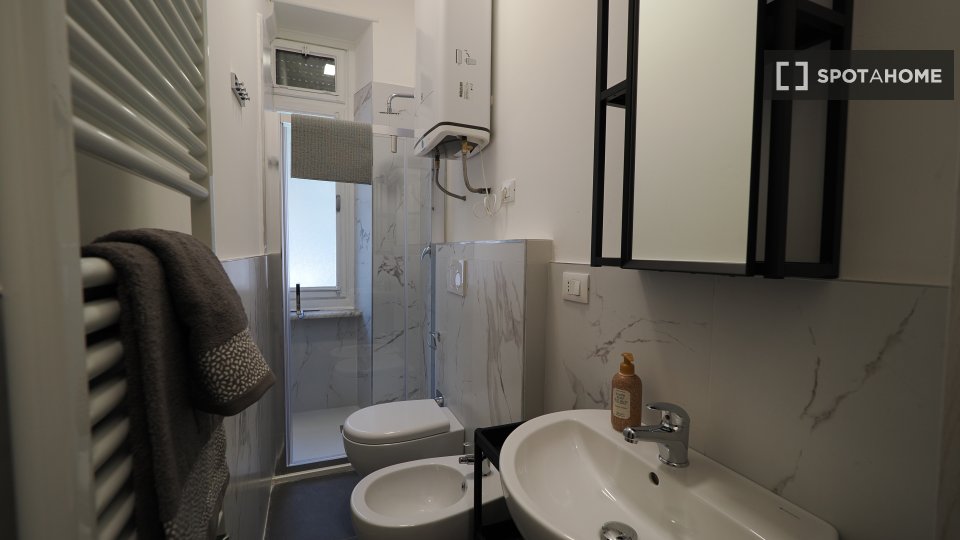Double room Turin, 2 beds — photo 15