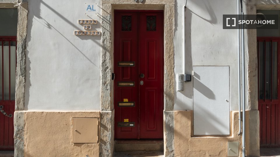 Apartment Coimbra, 2 beds, 75m² — photo 21