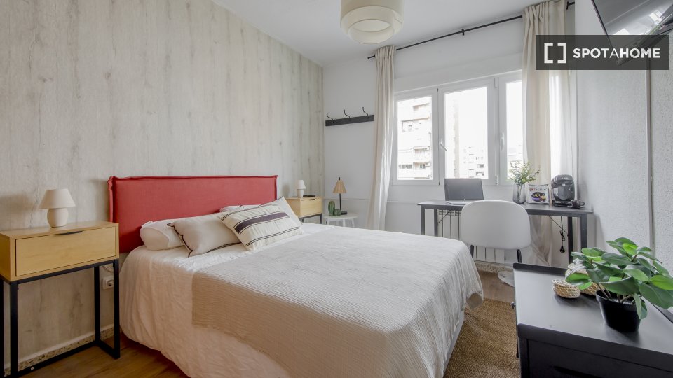 Double room Madrid, 6 beds, 125m² — photo 11
