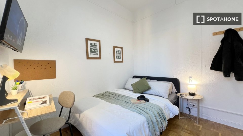 Double room Madrid, 6 beds — photo 1