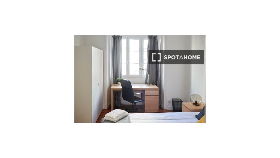 Double room Lisbon, 4 beds — photo 18