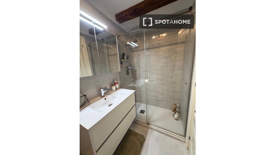 Apartment Barcelona, 1 bed, 98m² — photo 4