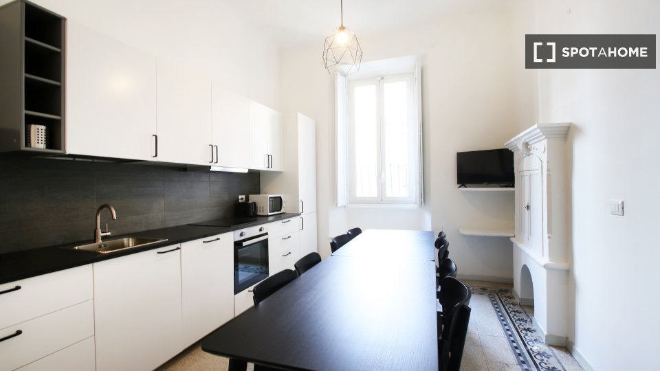 Double room Milan, 8 beds, 190m² — photo 6