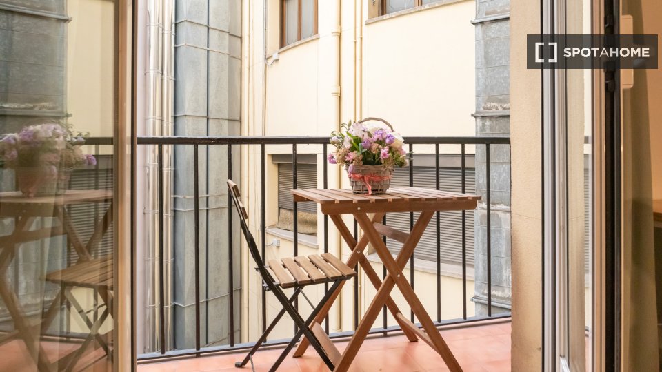 Double room Madrid, 6 beds, 140m² — photo 34