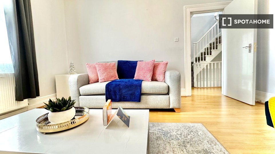 Apartment London, 2 beds — photo 15
