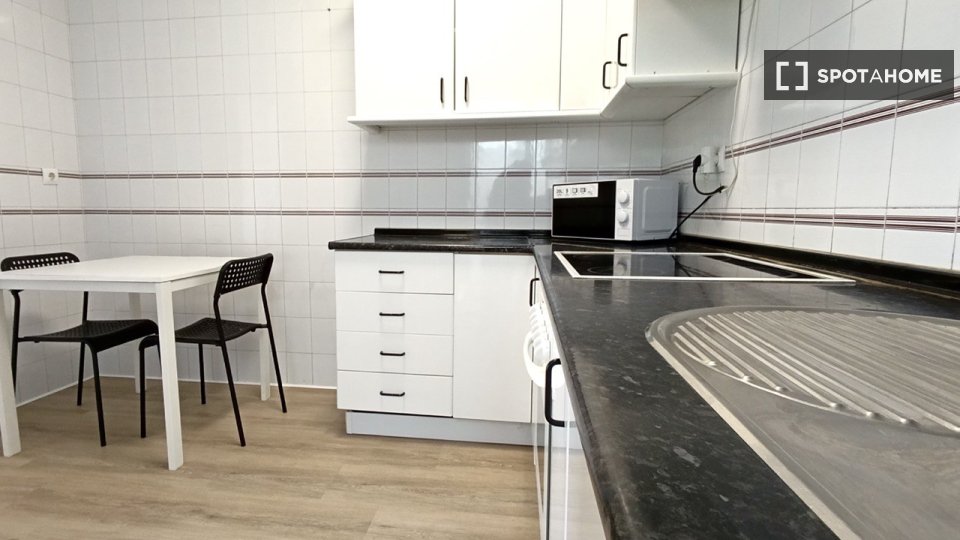 Apartment Cadiz, 3 beds, 95m² — photo 15