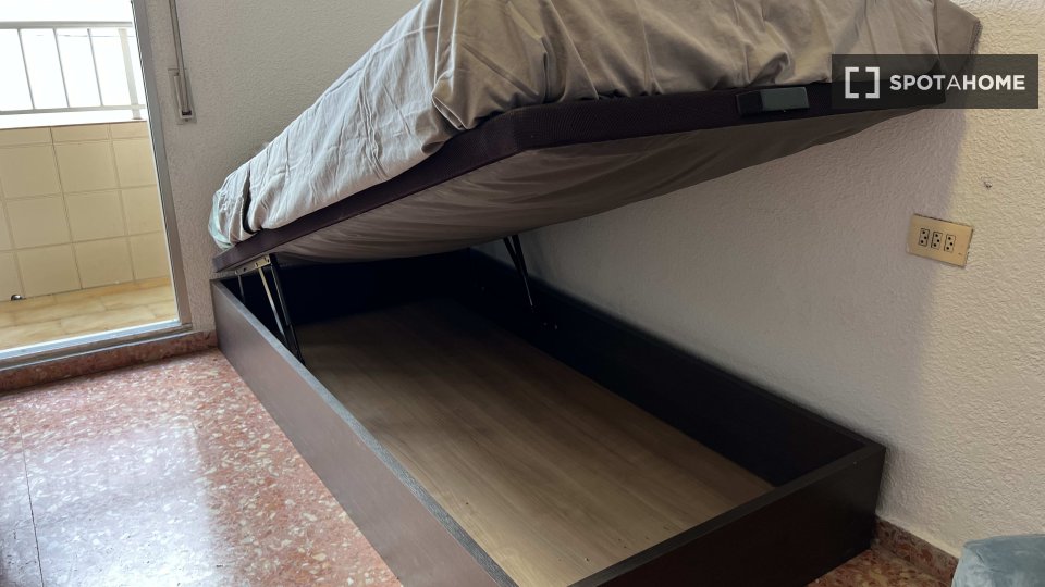 Double room Valencia, 5 beds — photo 13