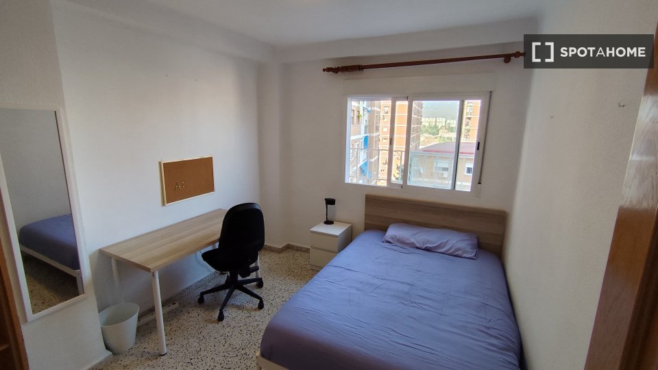 Double room Malaga, 3 beds, 80m² — photo 36