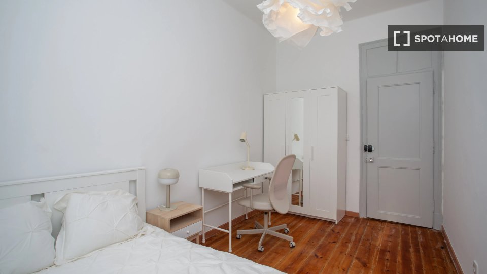 Double room Lisbon, 6 beds — photo 2