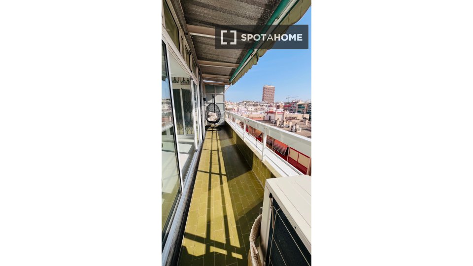 Double room Alicante, 4 beds, 150m² — photo 11