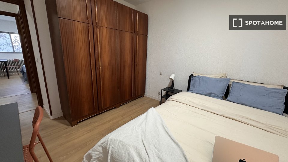 Double room Madrid, 5 beds, 110m² — photo 12