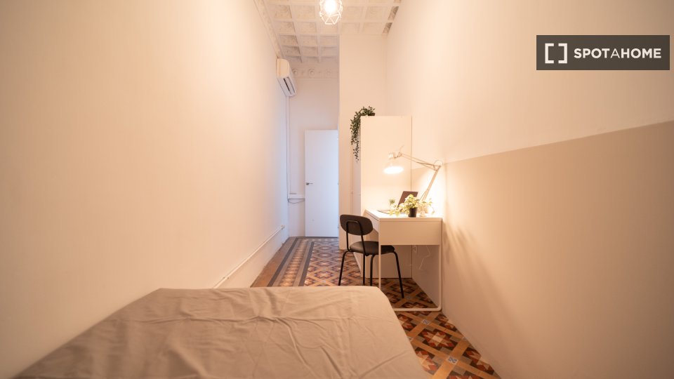 Double room Barcelona, 7 beds, 200m² — photo 16