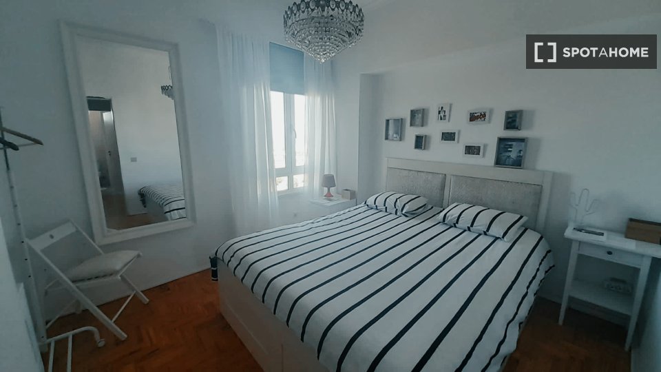 Double room Lisbon, 3 beds — photo 2
