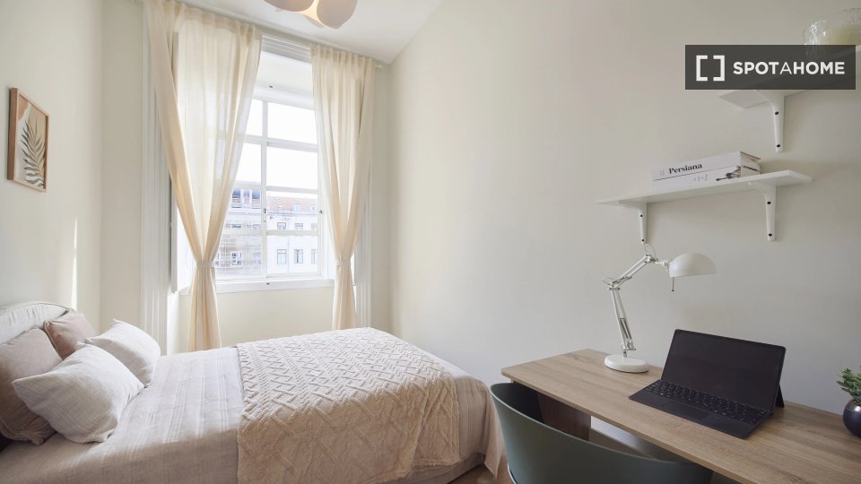 Double room Lisbon, 9 beds — photo 10