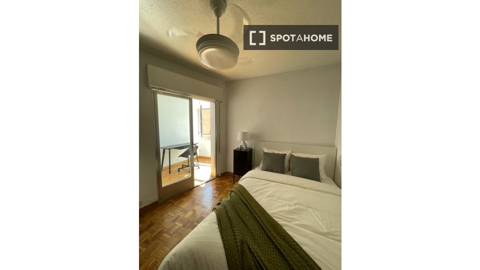 Double room Madrid, 6 beds — photo 10