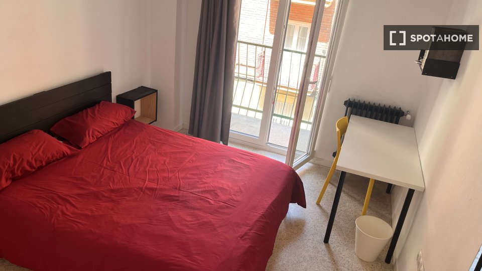 Habitación en piso compartido de 3 habitaciones en alquiler en Salamanca