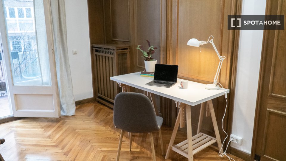 Double room Barcelona, 6 beds — photo 19
