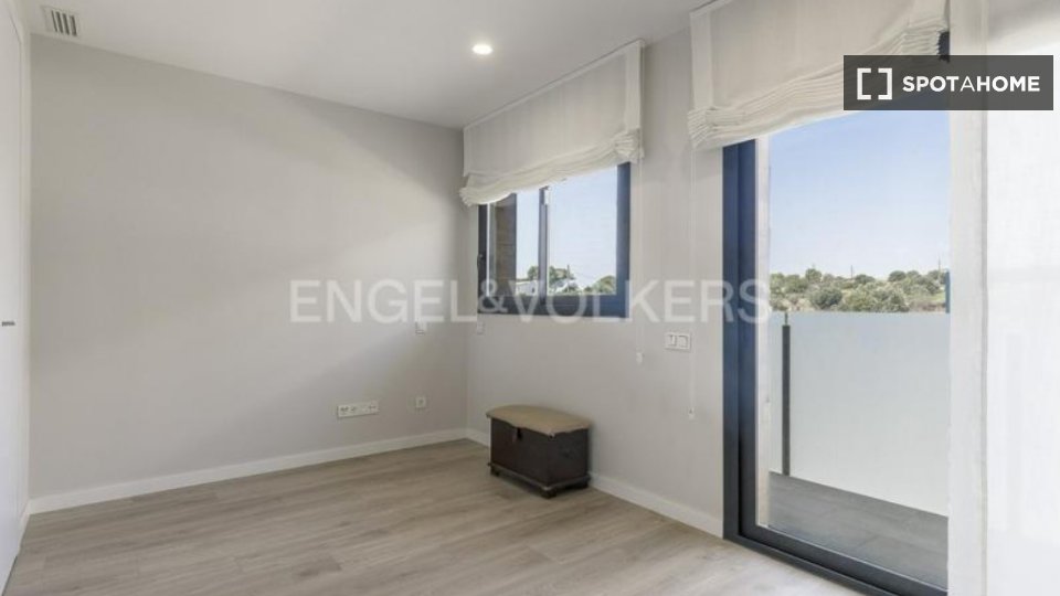 Apartment Barcelona, 3 beds, 100m² — photo 19