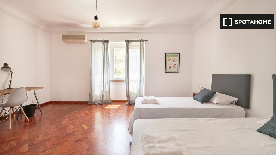 Double room Lisbon, 7 beds, 200m² — photo 9