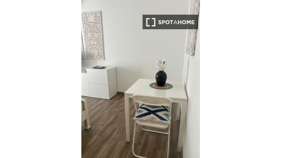 Double room Milan, 3 beds, 90m² — photo 26