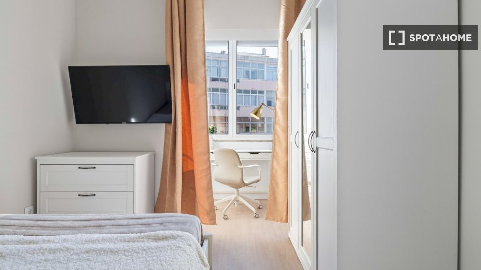 Double room Lisbon, 6 beds — photo 13