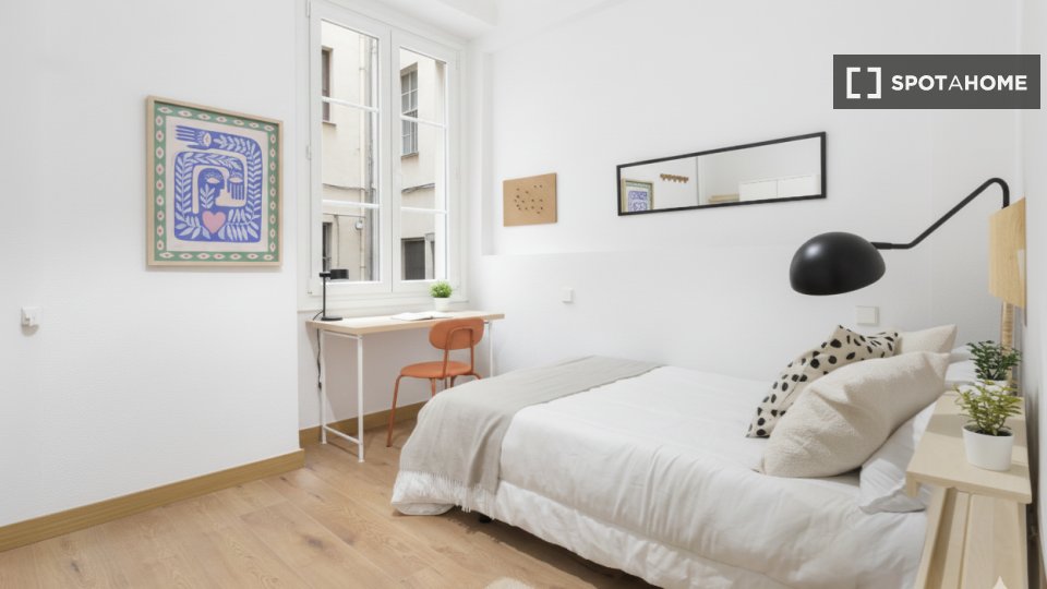 Double room Madrid, 7 beds — photo 24