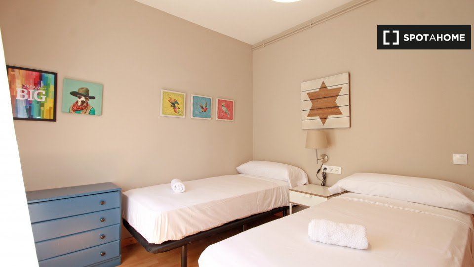 Apartment Barcelona, 4 beds, 140m² — photo 13