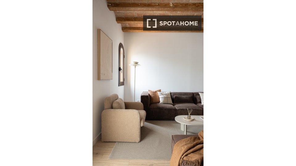 Apartment Barcelona, 3 beds, 91m² — photo 1