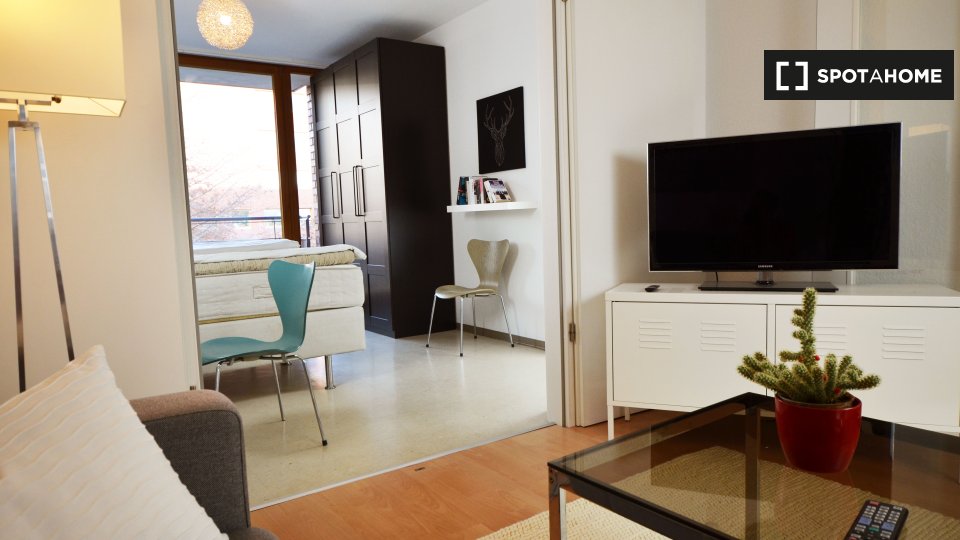 Apartment Berlin, 2 beds, 83m² — photo 1