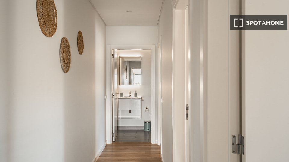 Apartment Lisbon, 3 beds, 118m² — photo 15