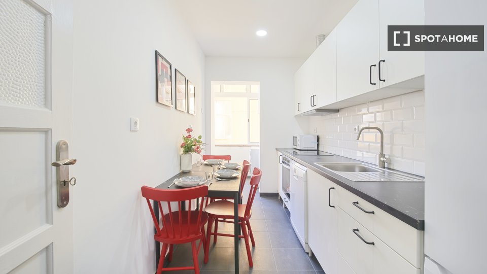 Double room Lisbon, 4 beds — photo 7