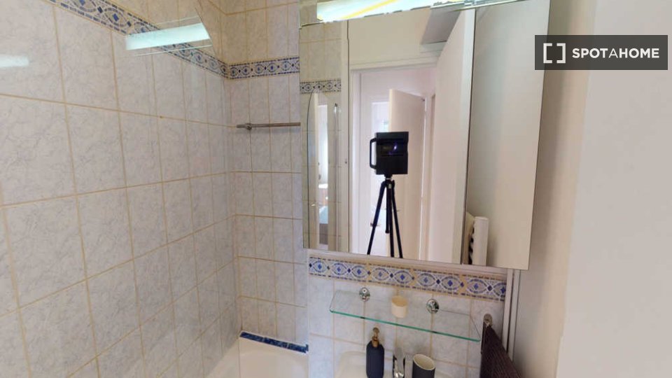 Double room Paris, 3 beds, 50m² — photo 9
