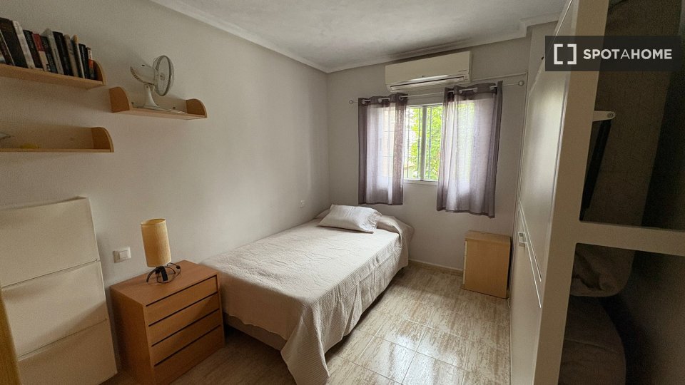 Apartment Alicante, 2 beds, 60m² — photo 14
