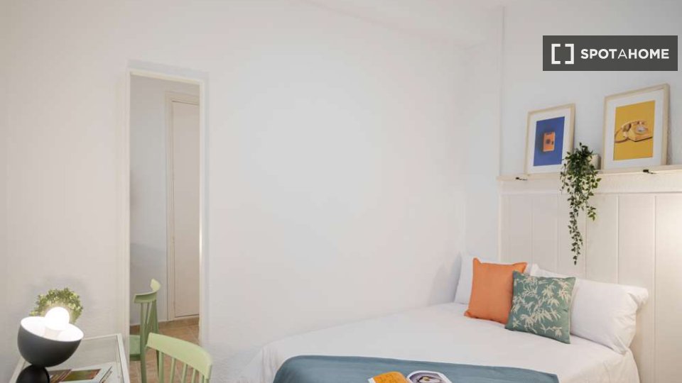 Double room Madrid, 25 beds — photo 15