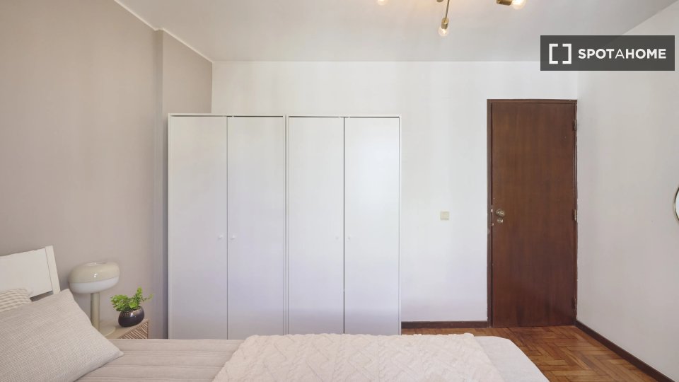 Double room Lisbon, 5 beds — photo 13