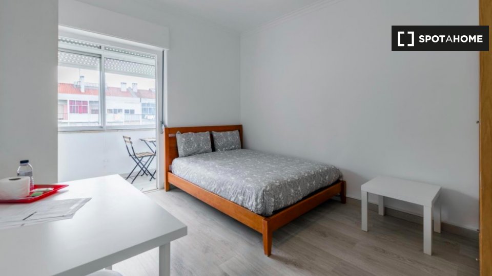 Double room Lisbon, 9 beds — photo 1